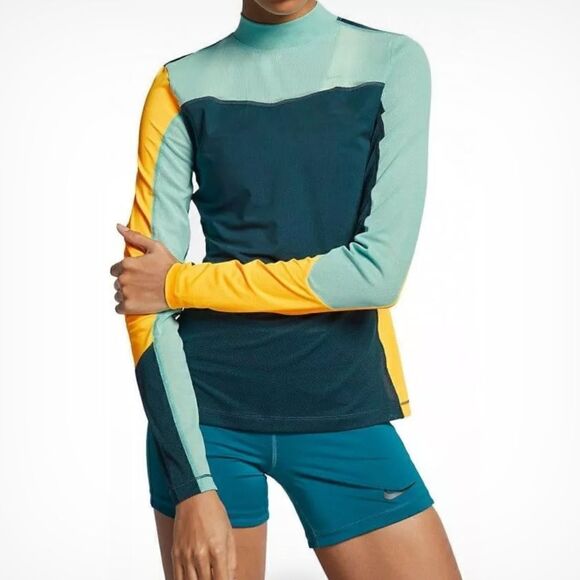 Nike Tops - NIKE Pro Hypercool Training Mesh Slim Fit Long Sleeve Top AR6699-304 Women’s Med